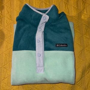 Columbia pullover sweater